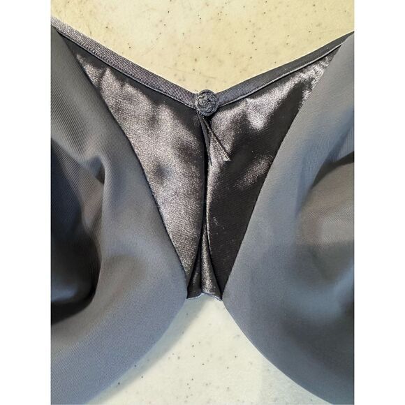 Olga Women's Silver and Grey Underwire No Padding Bra Size 40D - Picture 3 of 4